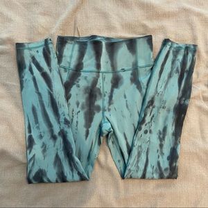 Lululemon blue tie dye leggings